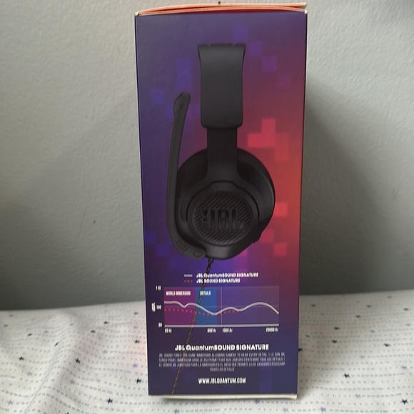 JBL QUANTUM 200 (never opened before) - Picture 4 of 6